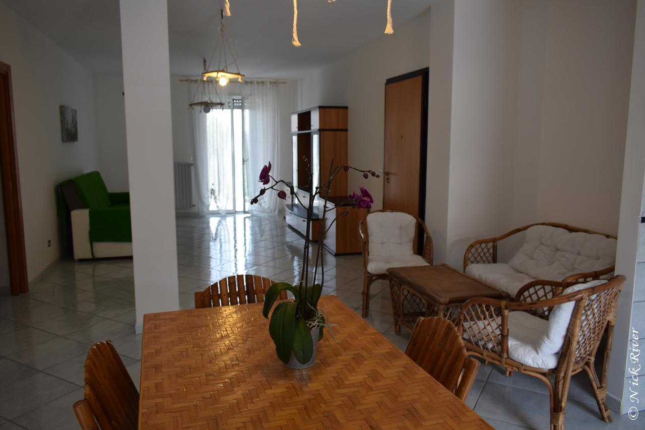 Vacation House A Mola Di Bari Apartment Ngoại thất bức ảnh